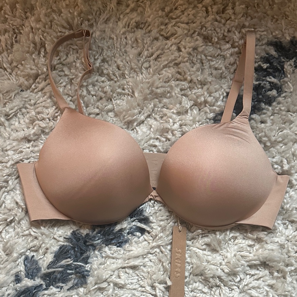 SKIMS ultimate push up bra size 36C in the color clay